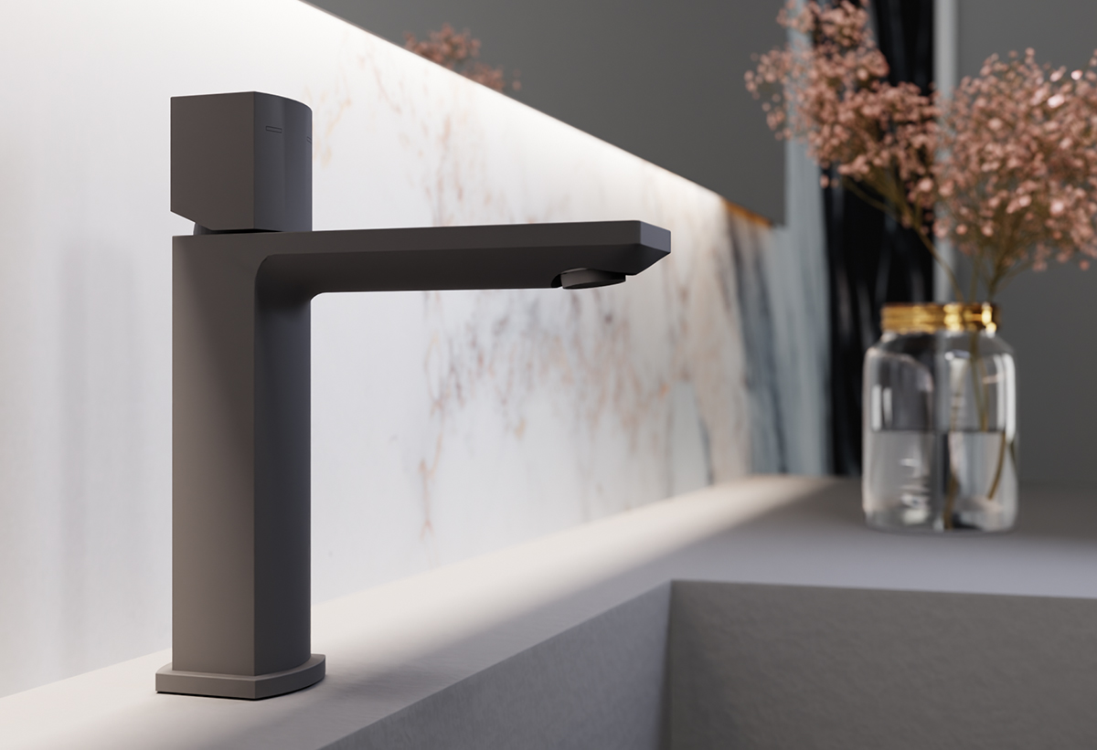 Απεικονίζεται η μπαταρία τοποθετημένη σε ένα μπάνιο